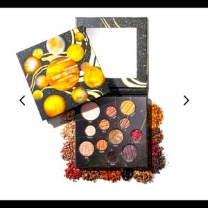 Dito Cosmetics: “Venus 12 Shade Palette”